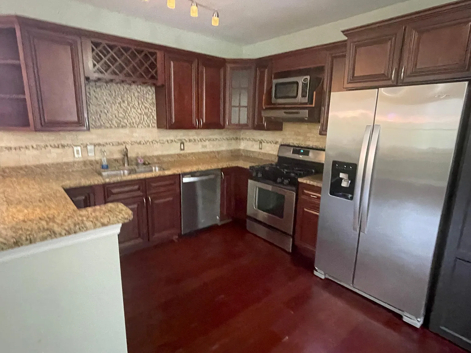302 Saint Michaels Walk — Photo 2