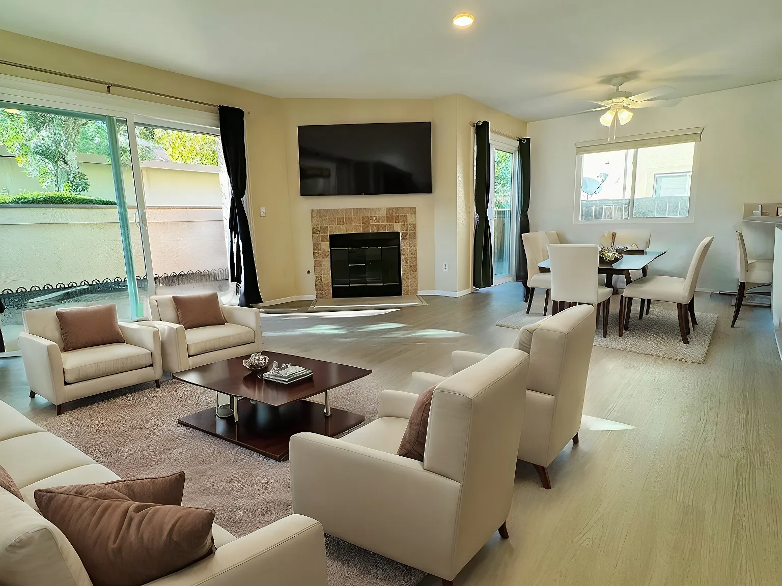 3 bed, 1230 sqft, $3,450 — Photo 1