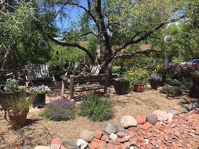 Gardens and sitting areas