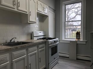 89 E 25th St #13A, Bayonne, NJ 07002