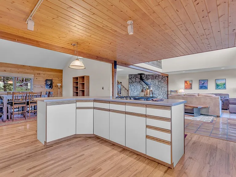 90 Shady Hollow Rd — Photo 5
