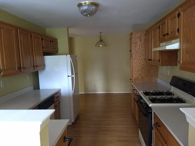 308 Hamilton Dr — Photo 9