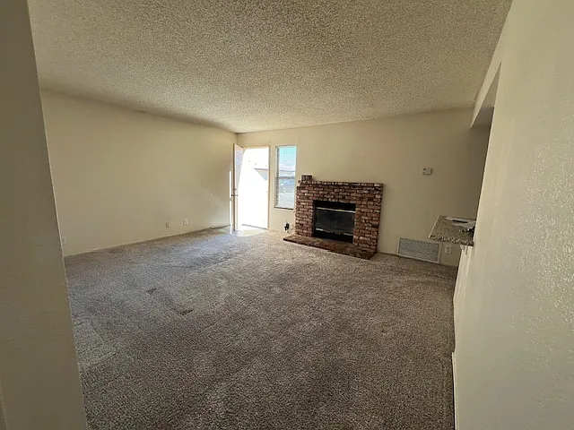 345 S Sunset St #B — Photo 7
