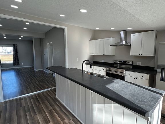 5th image of 205 W Kemmerling St