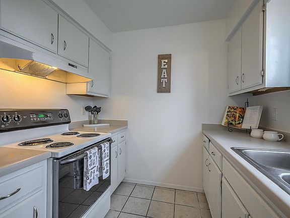 5th image of 2612 Chelwood Park Blvd NE APT B