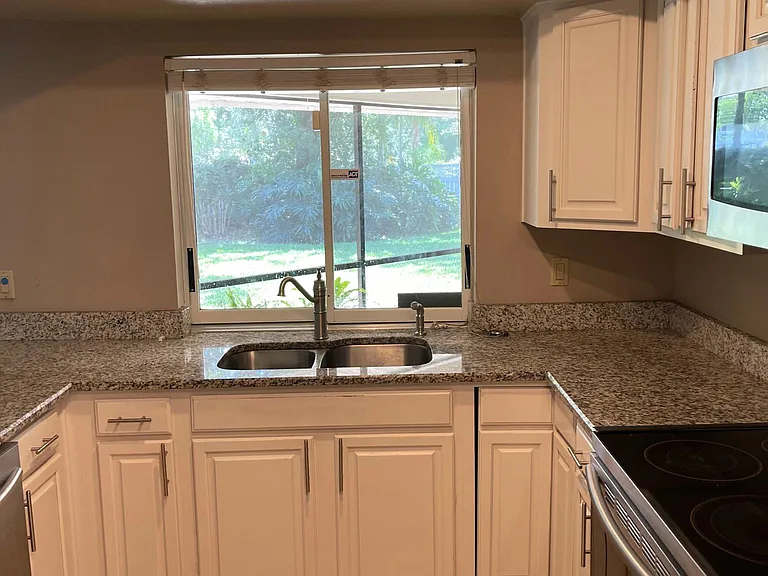 15911 Layton Ct — Photo 14