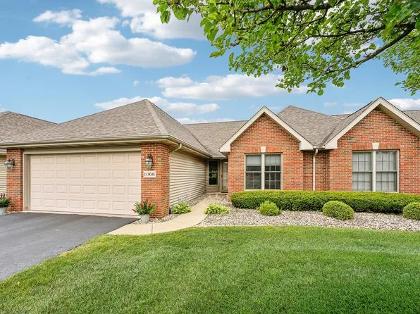 1068 Cherrywood Ln, Schererville, IN 46375