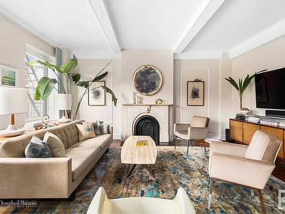 3rd image of 120 W 70th St APT 9C