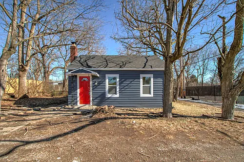 2931 E 56th St Photo 1