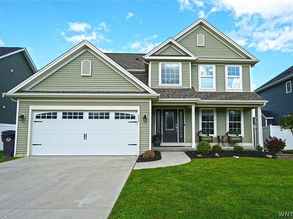1st image of 171 Cherry Laurel Ln