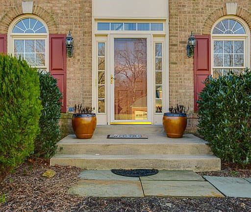 5th image of 3223 Winmoor Dr