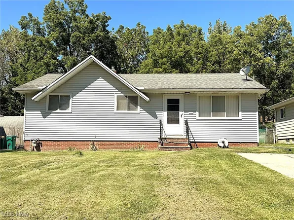 16161 Glenburn Ave, Maple Heights, OH 44137