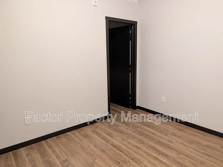 2090 Carlson Dr #321 — Photo 5