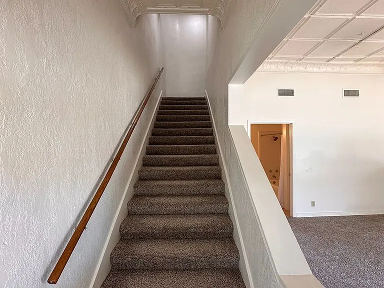 108 E Lee St — Photo 10