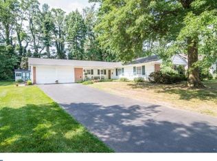 29 Eagle Ln, Willingboro, NJ 08046