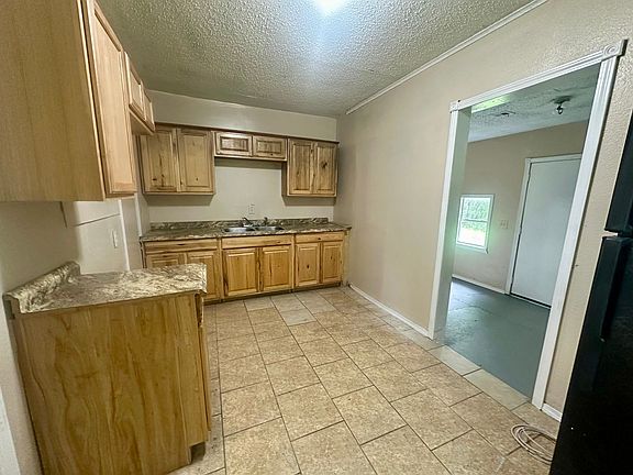 4th image of 409 N Tucker Ave