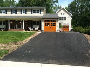4 Paul Ave, Kendall Park, NJ 08824