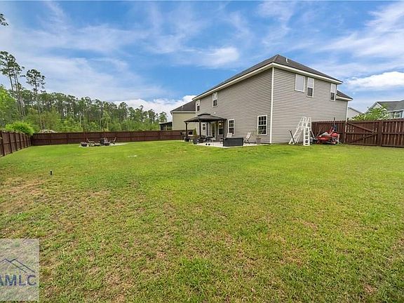 2nd image of 1049 Sweetbay Ct
