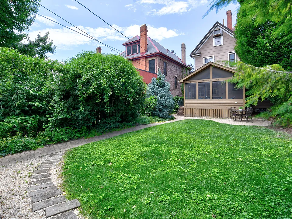355 King Ave