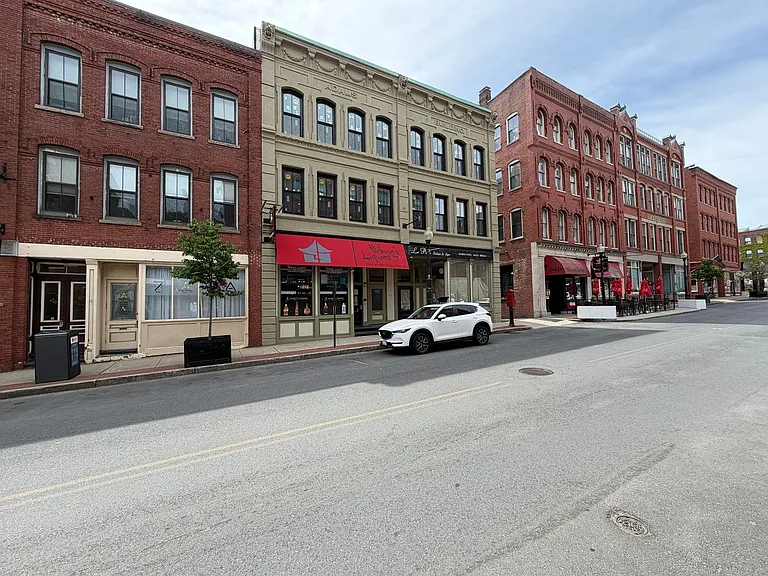 38-42 Washington St — Photo 2