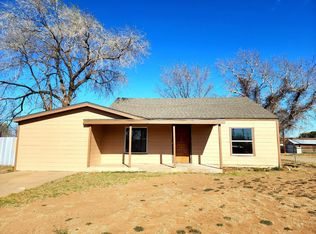 100 N 4th St, Slaton, TX 79364