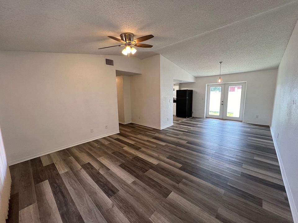 1st image of 2773 Cypress Dr #B