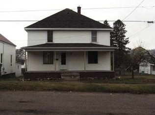 514 Pewabic St, Iron Mountain, MI 49801