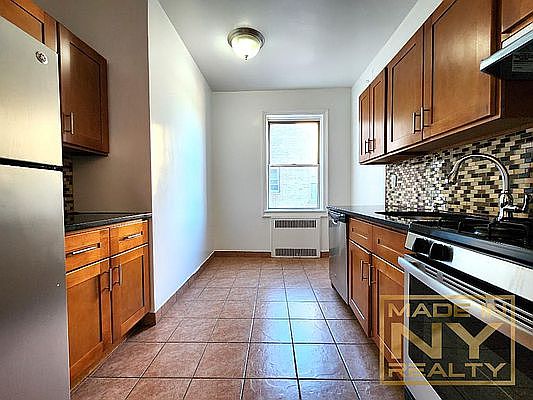 4th image of 8447 118th St APT 6D