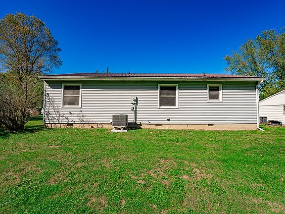 5th image of 624 Engle Dr