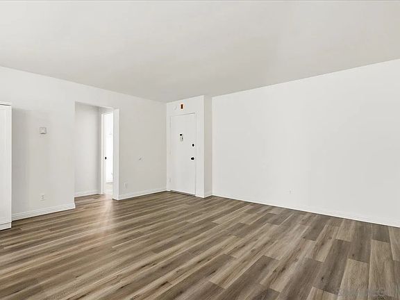 5th image of 7835 Cowles Mountain Ct Unit B38