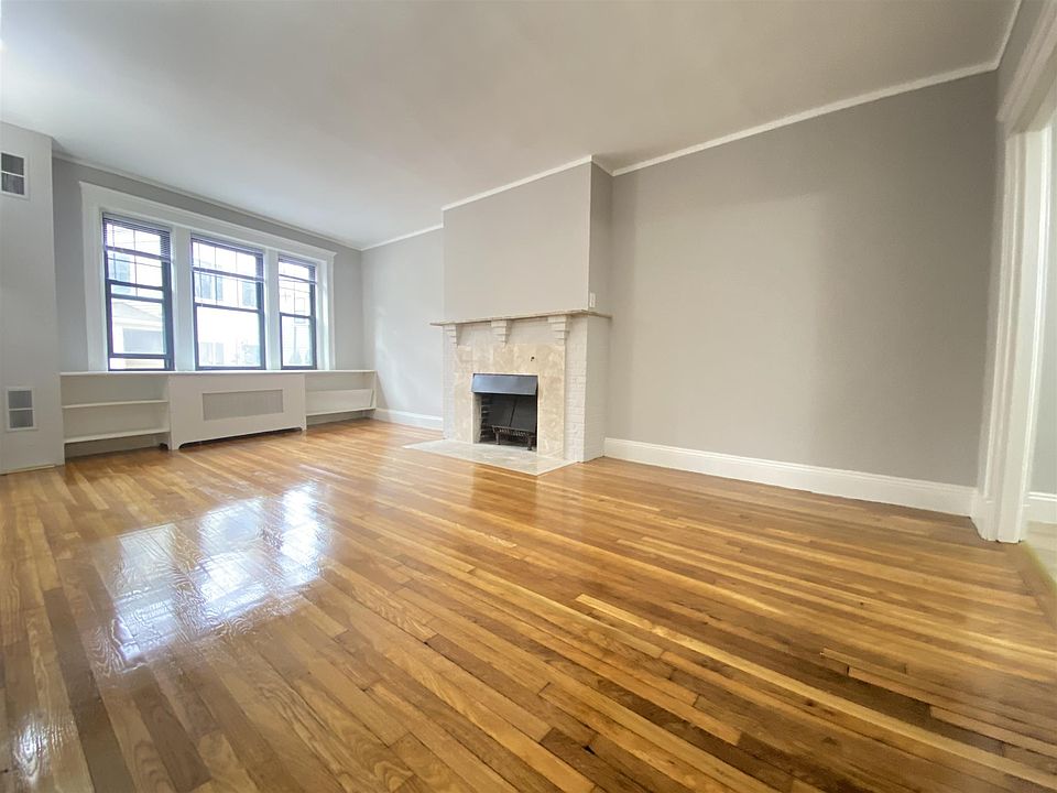 1st image of 1558 Mass Ave #5