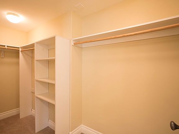 4th image of 5753 N White Oak Ave #17