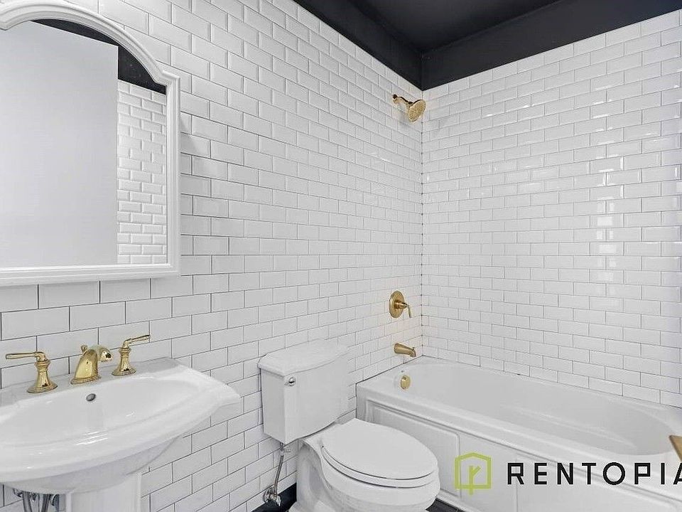 2nd image of 489 Washington Ave #5D