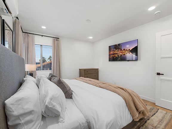 5th image of 4458-62 40th St #4460