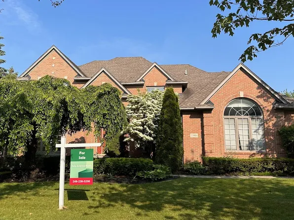 23901 Broadmoor Park Ln, Novi, MI 48374