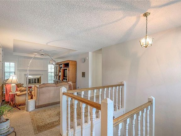 4th image of 3710 NE Chapel Dr