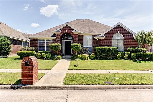 1st image of 4207 Honeysuckle Dr