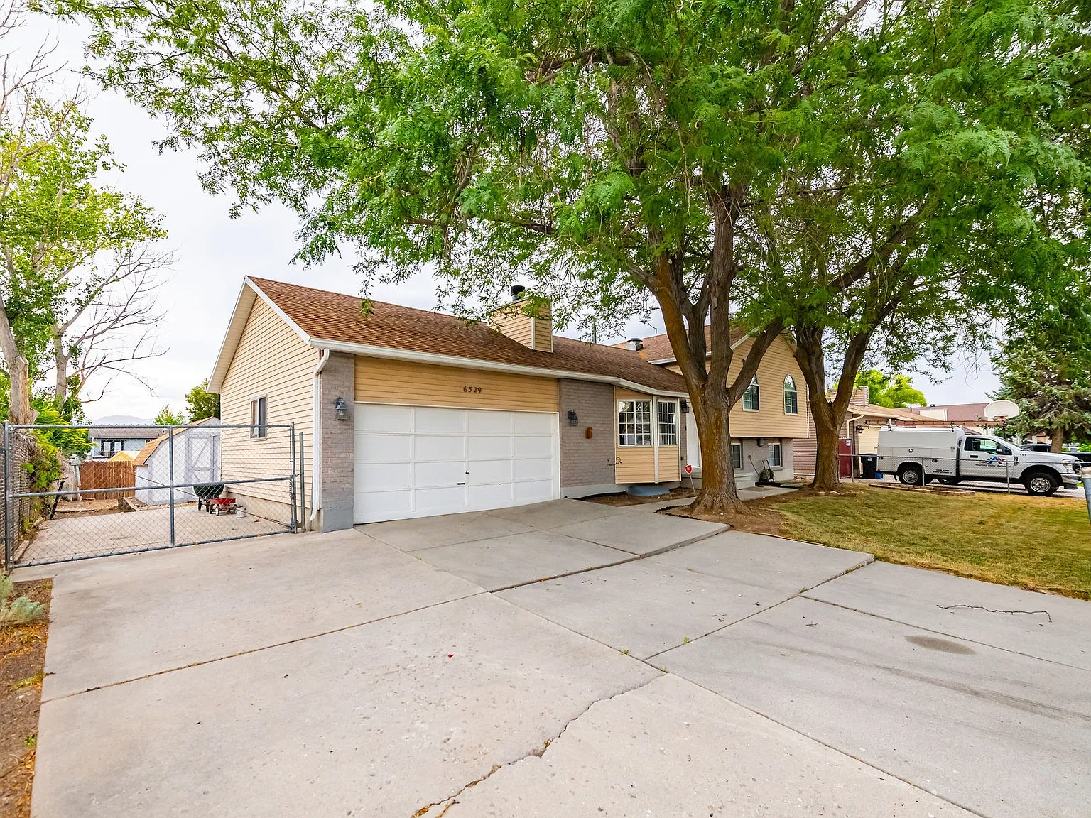 6329 Fairwind Dr - SP - 1 — Photo 2