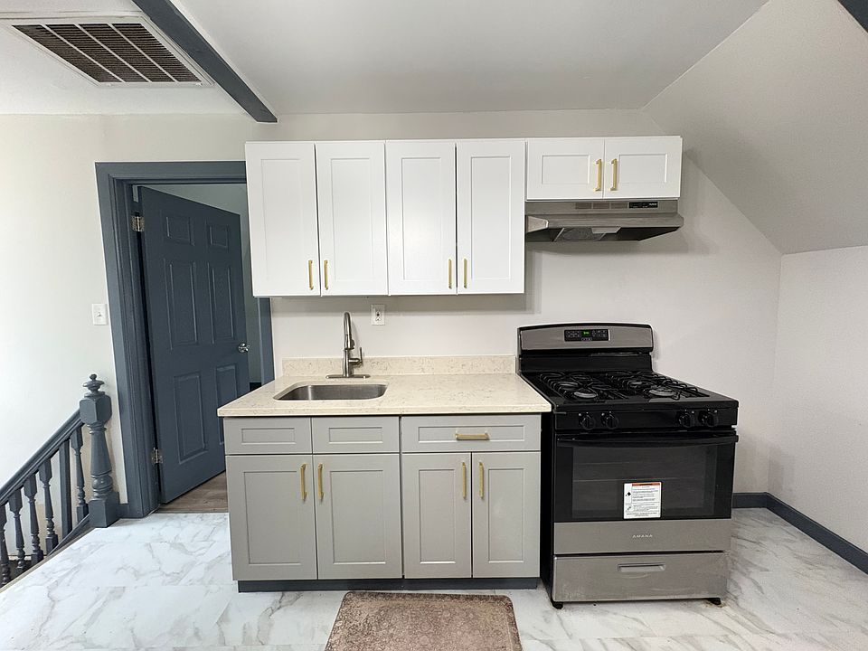 1st image of 115 Hollywood Ave Floor 1