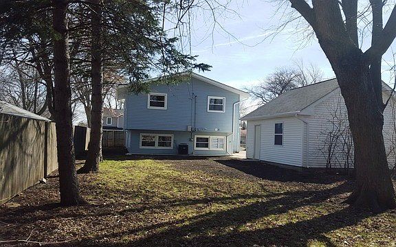 4th image of 2503 Meadow Dr