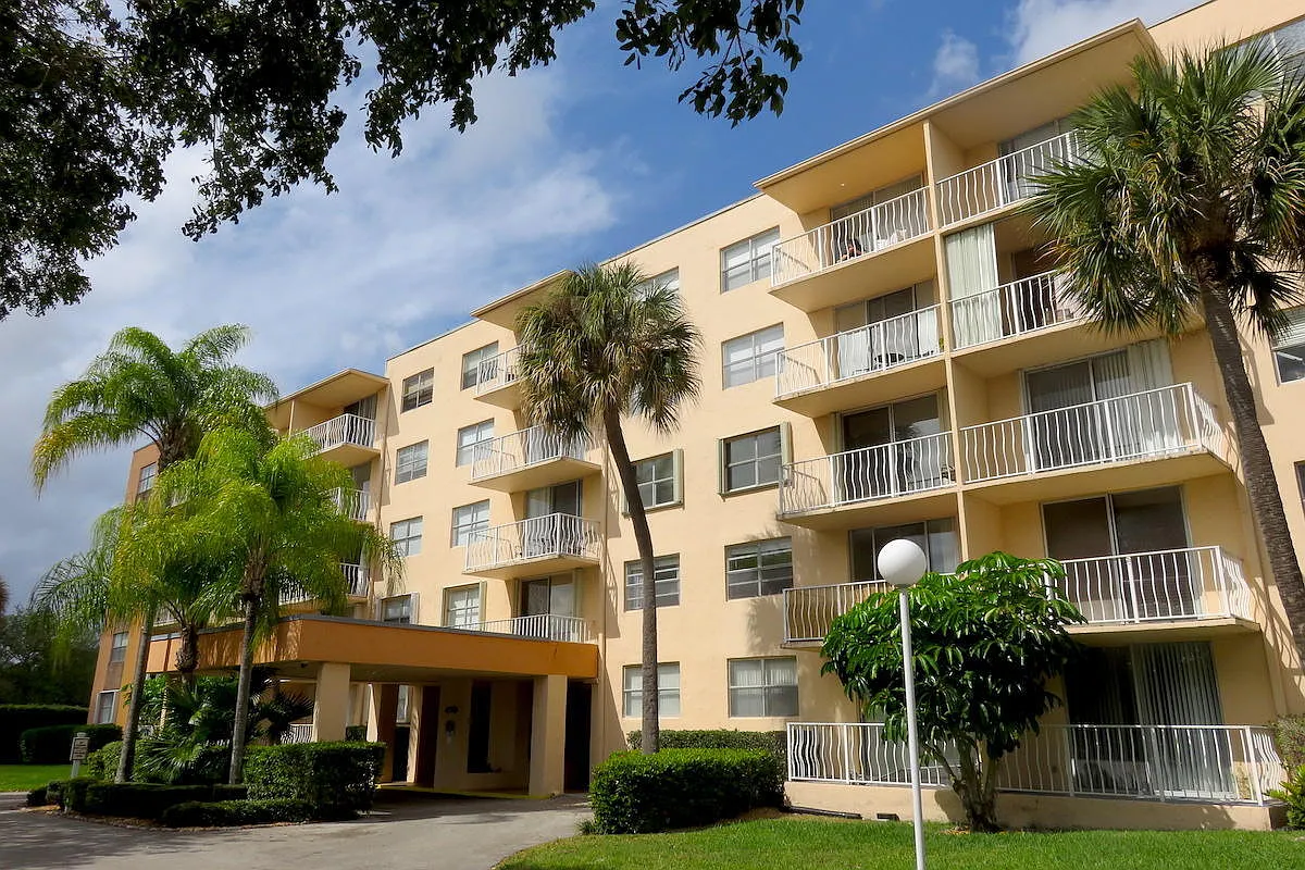 1 bed, 1.0 bath, 704 sqft, $1,500 — Photo 2
