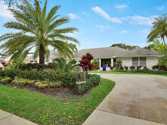 3rd image of 346 Country Club Dr