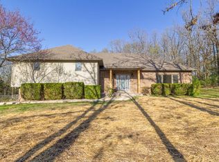 23444 Paradise Dr, Lebanon, MO 65536