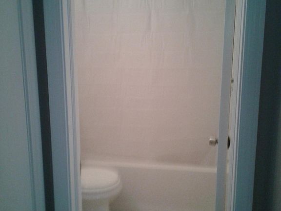 4th image of 3400 Suncrest Dr