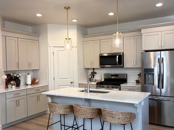 1752 N Blaze Ln, Saratoga Springs, UT 84045
