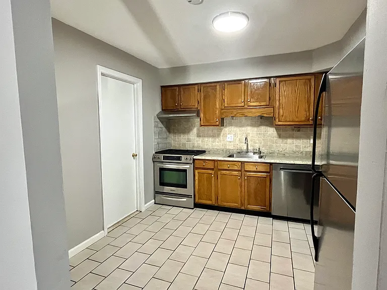 149 Zwolak Ct — Photo 9