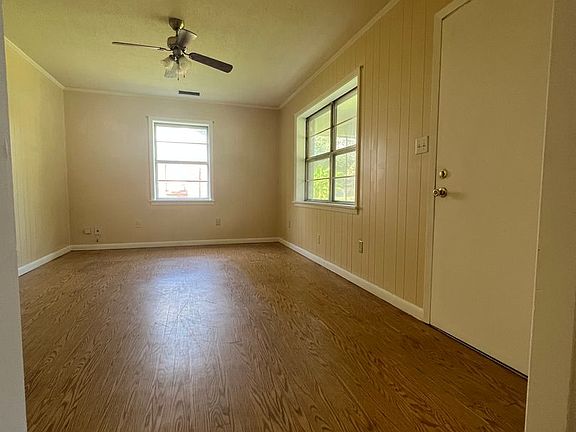 4th image of 1209 Campus St
