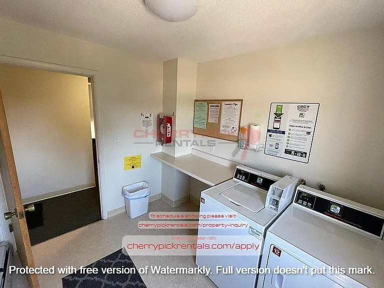 2534 Avenue A #11 — Photo 14