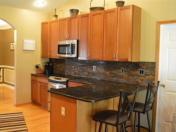 5th image of 8727 Alizarin Ave