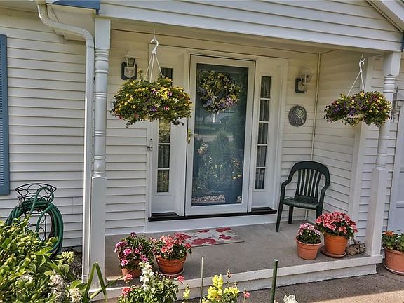 3rd image of 695 Brookeville Dr